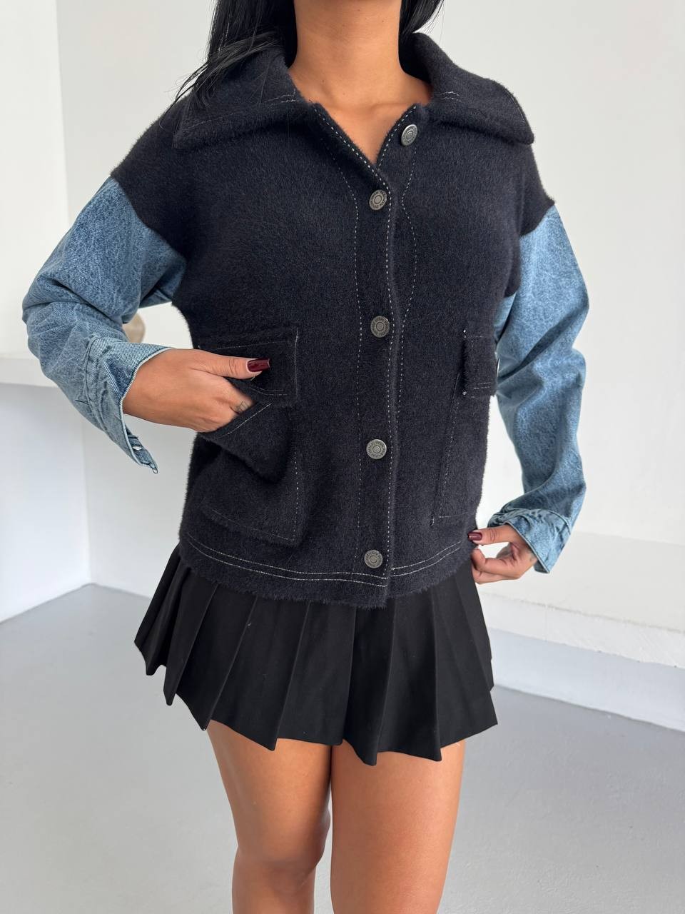 Denim Kol Detaylı Kontrast Ceket – Güçlü Stil, Net Duruş - Siyah 4