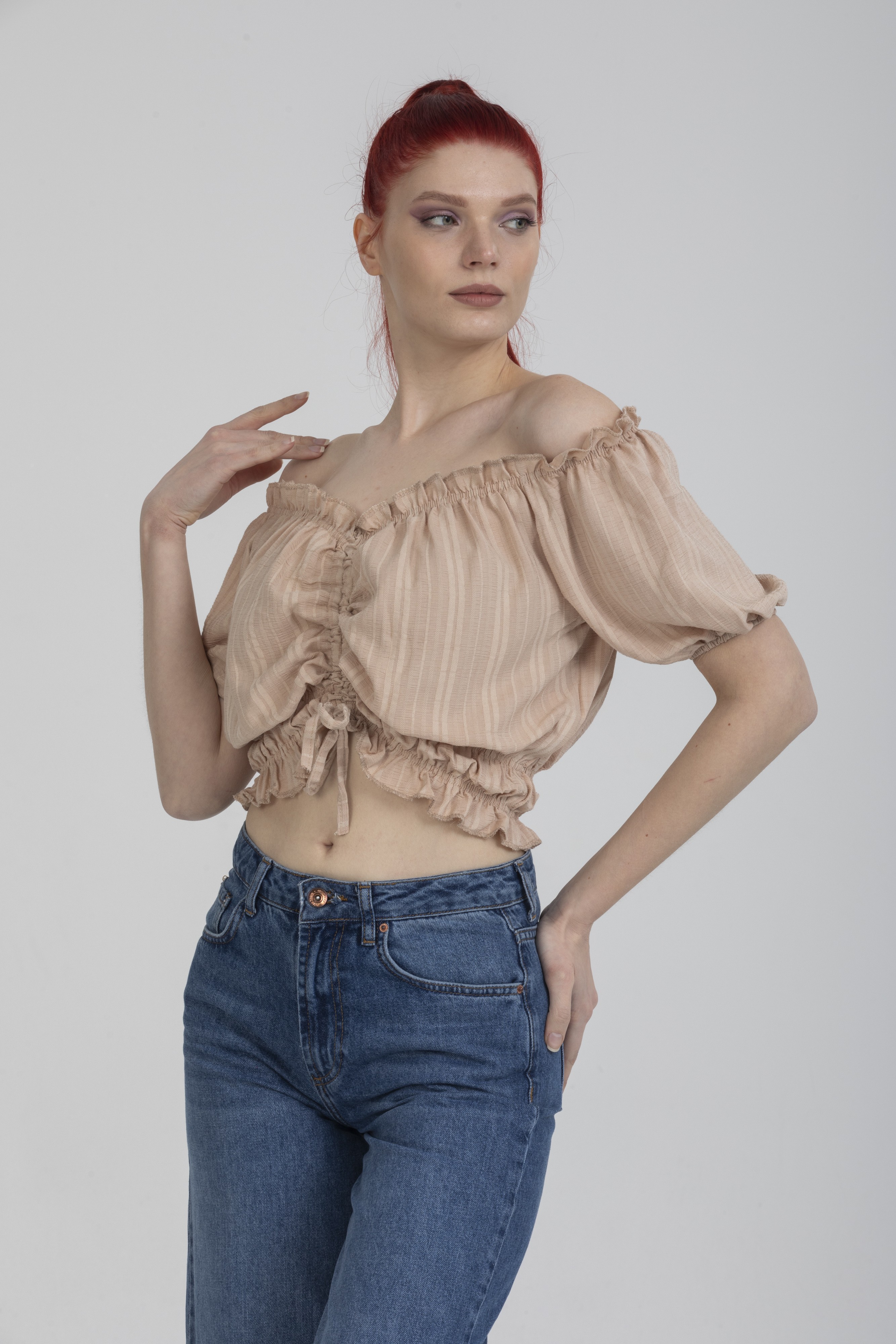 Bej Renk Önü Büzgülü Detaylı Balon Kol Crop Bluz - Bej 6