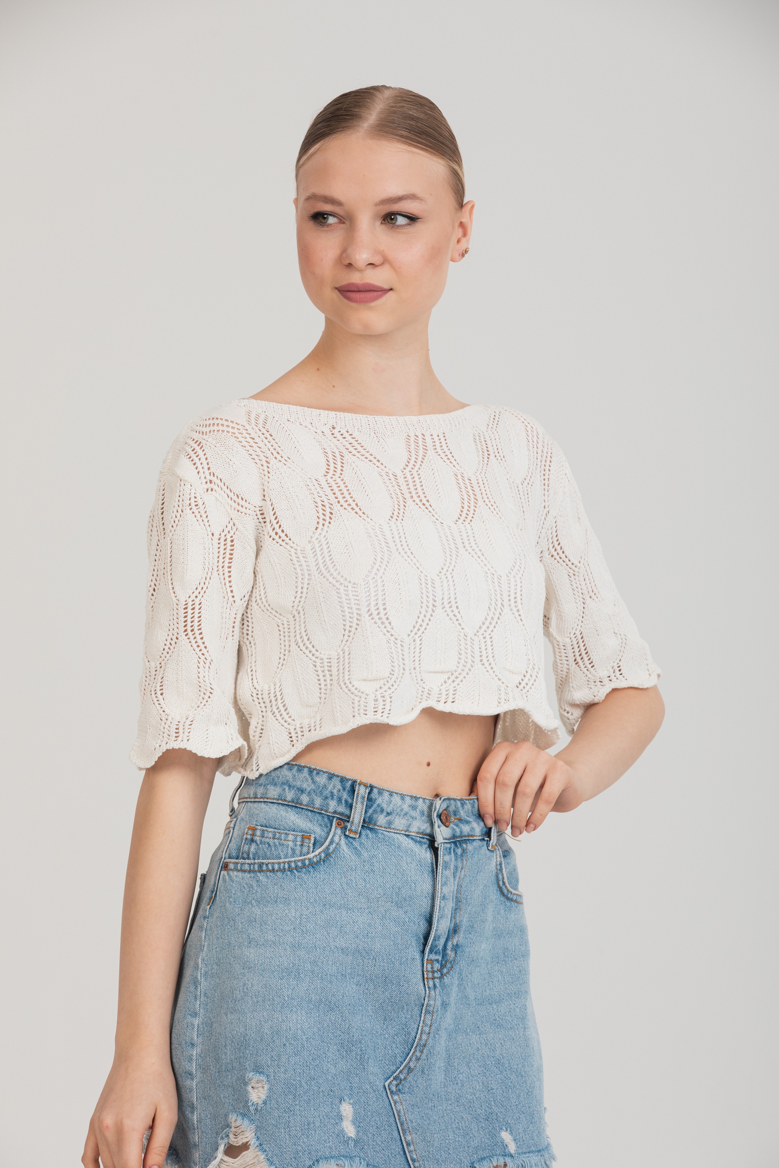 Zarif Ajurlu Dokulu Beyaz Crop Triko Bluz – Standart Beden - Beyaz 4