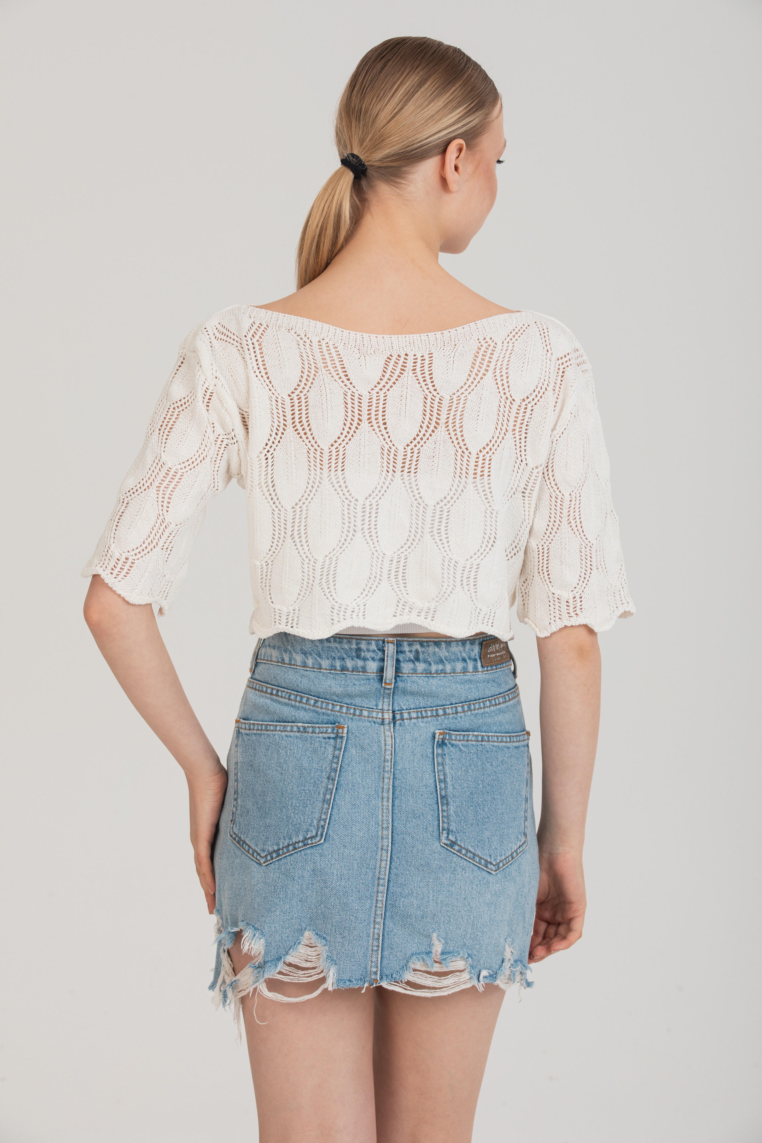 Zarif Ajurlu Dokulu Beyaz Crop Triko Bluz – Standart Beden - Beyaz 9