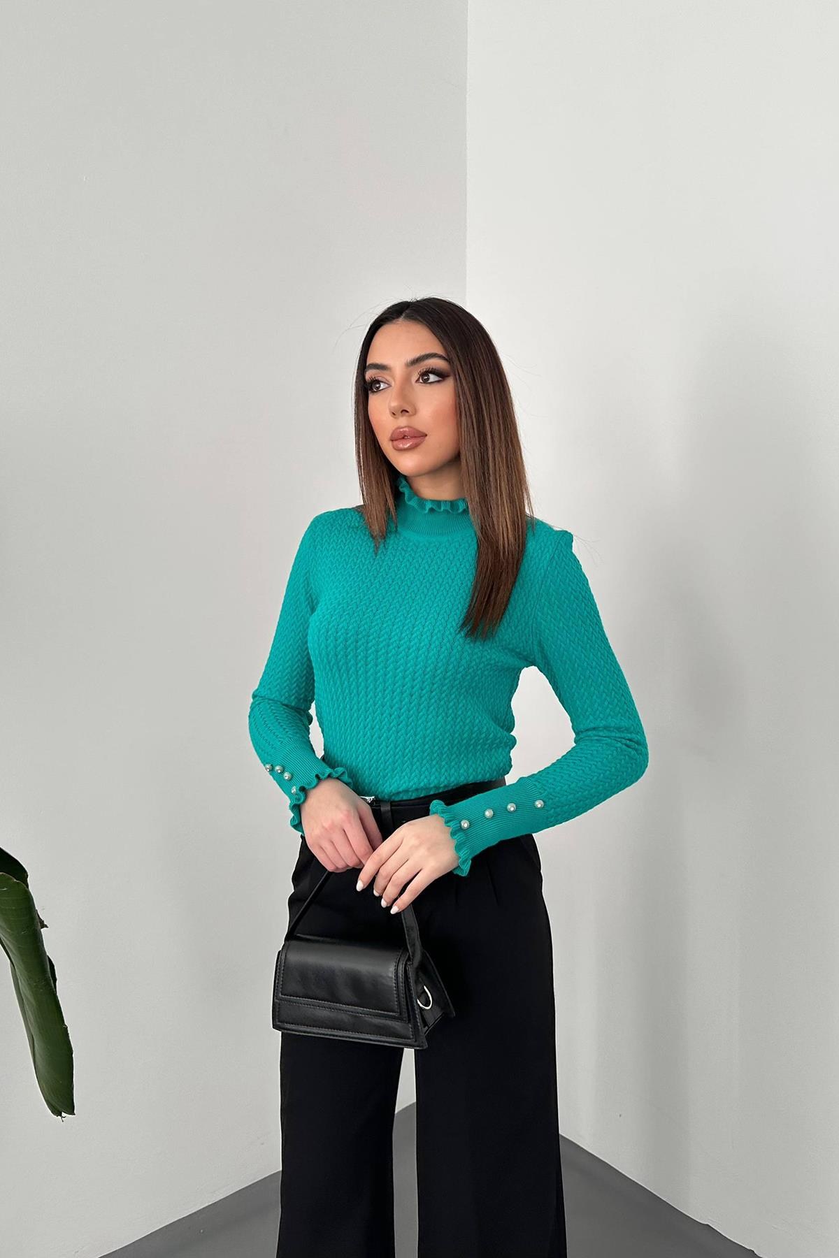 Yeşil Boğazlı Ve Örgülü Triko Kazak 3