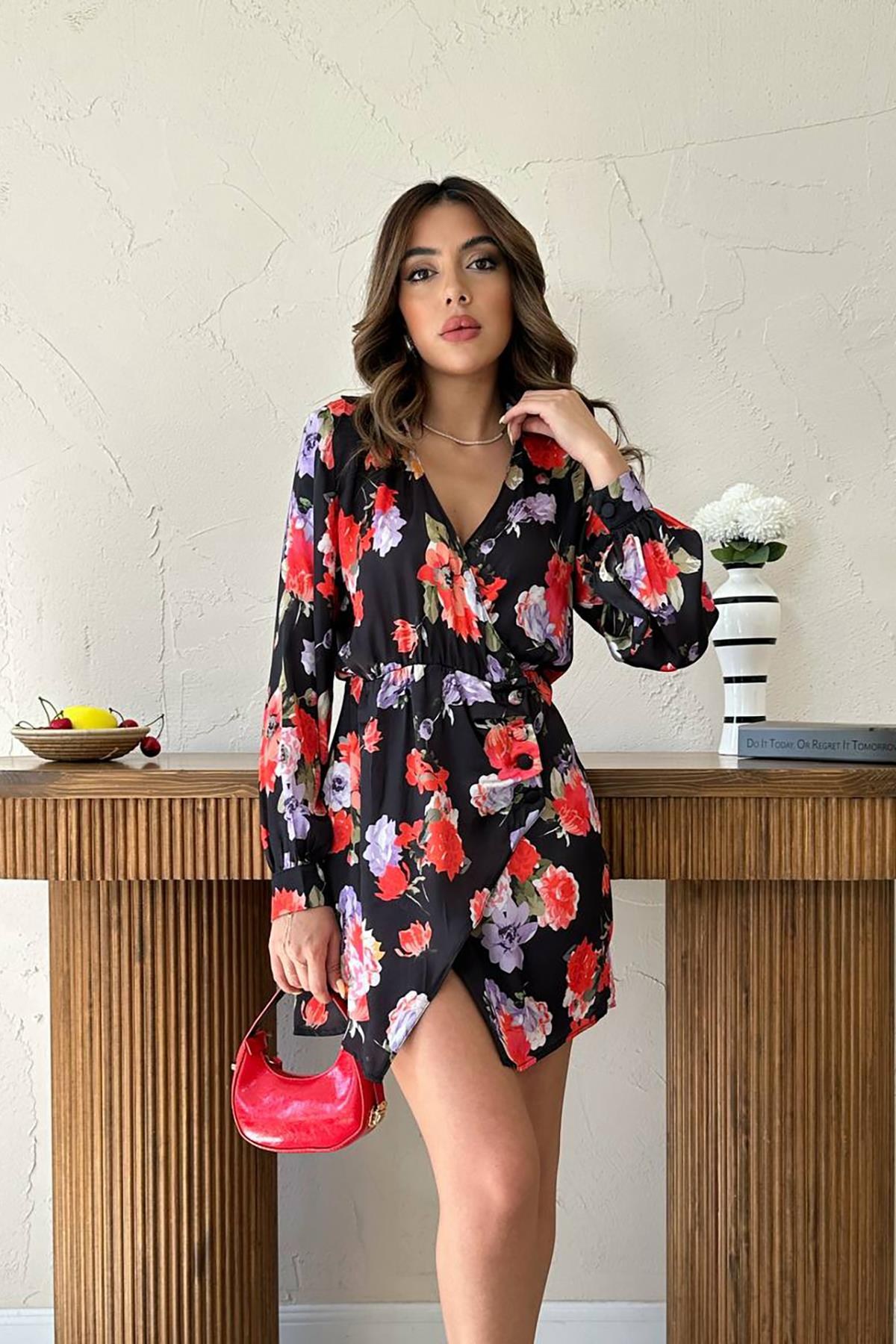 Kırmızı Kuşaklı Saten Elbise 4