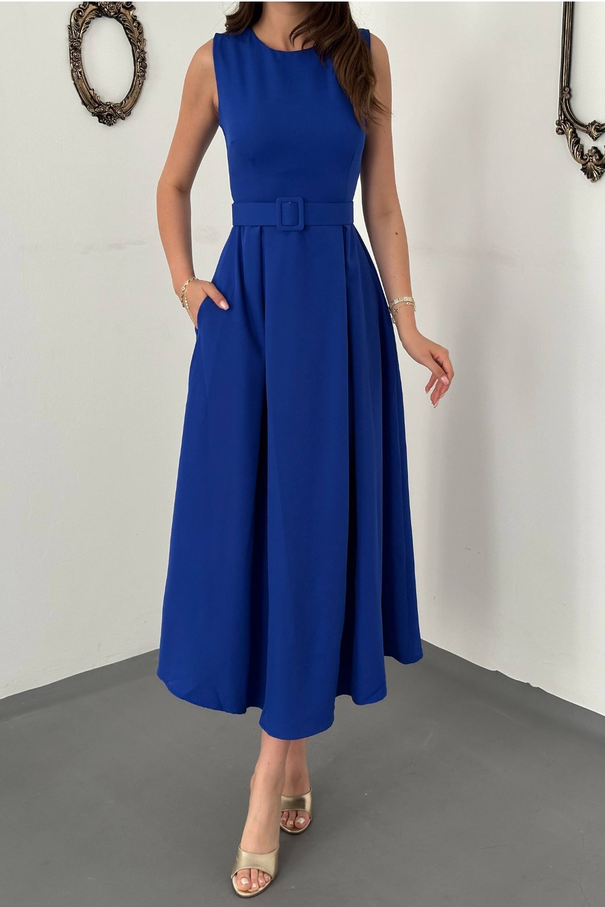 Saks Halter Yaka Kloş Elbise 4