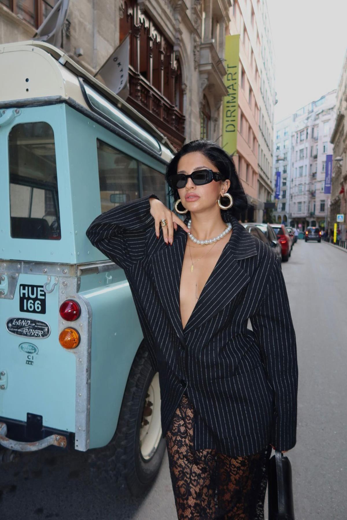 Siyah Çizgili Oversize Ceket 4