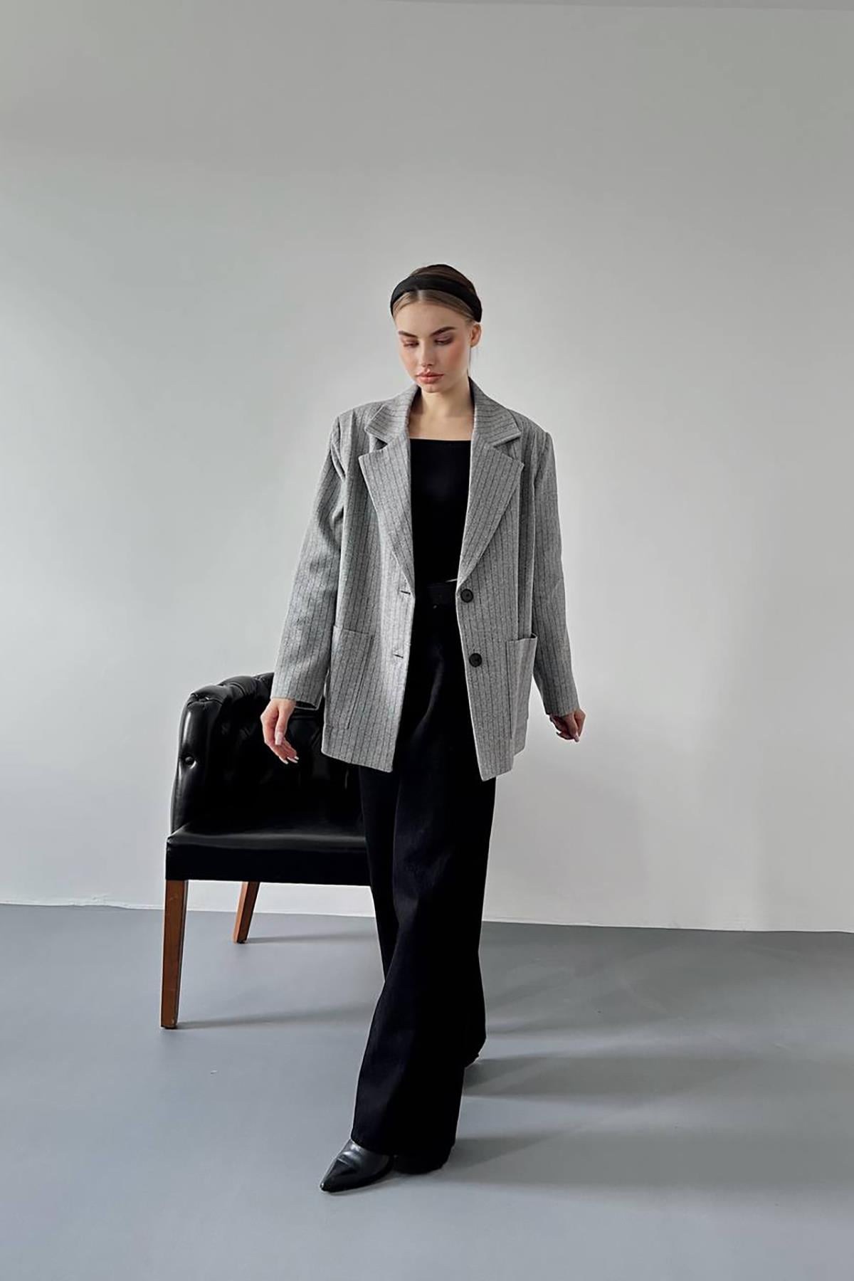 Gri Çizgili Oversize Ceket 3