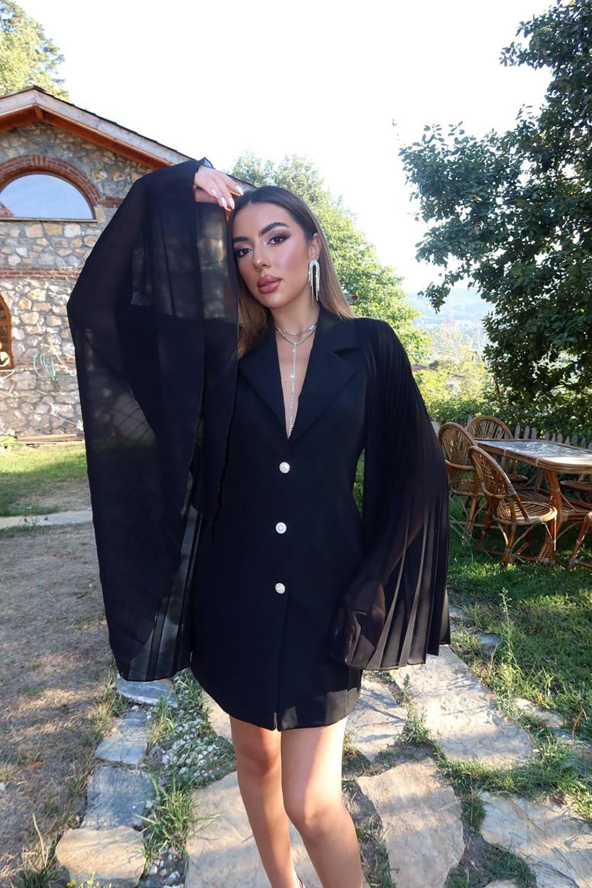 Siyah Kolları Pilseli Atlas Ceket Elbise 4