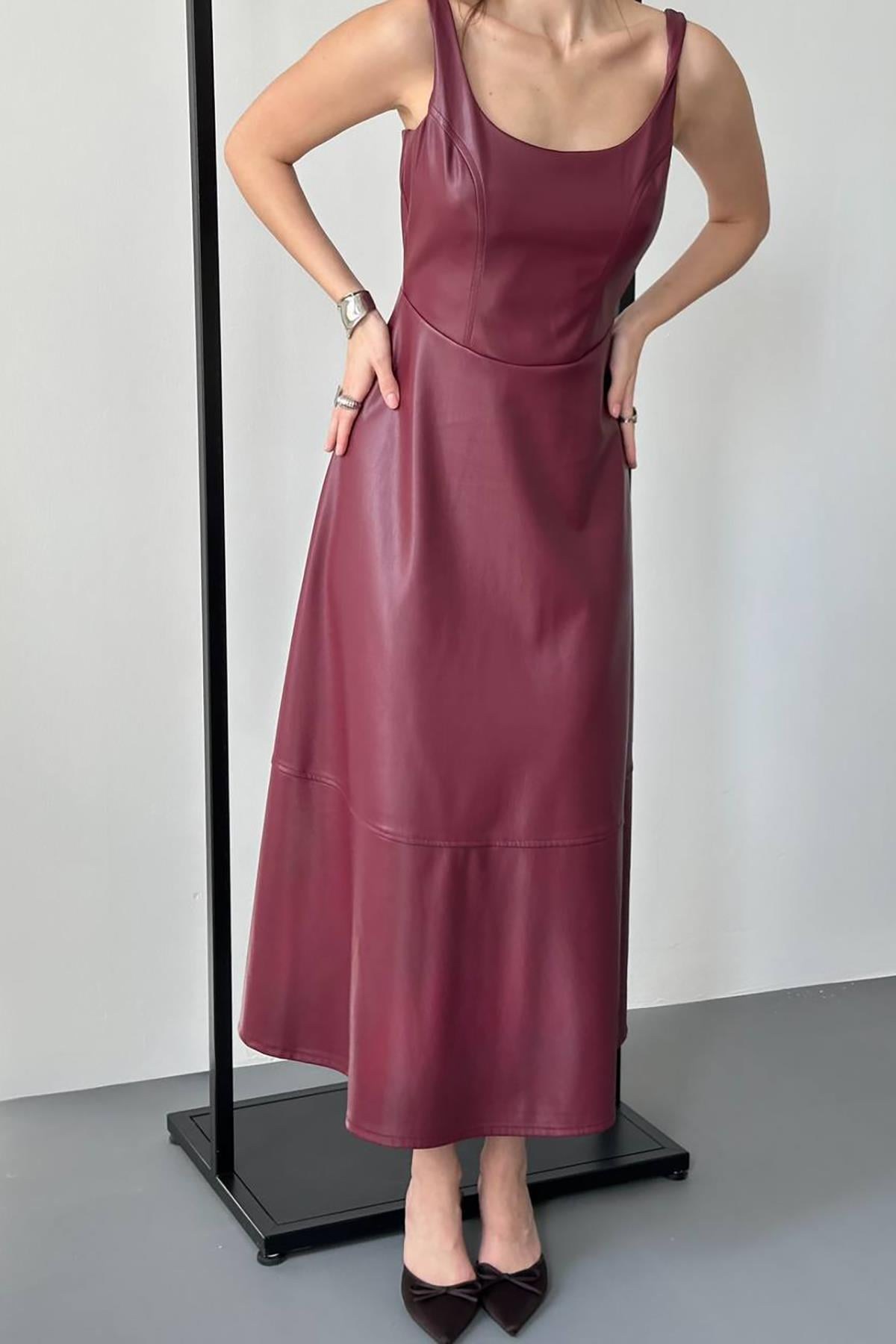 Bordo Askılı Deri Elbise 3