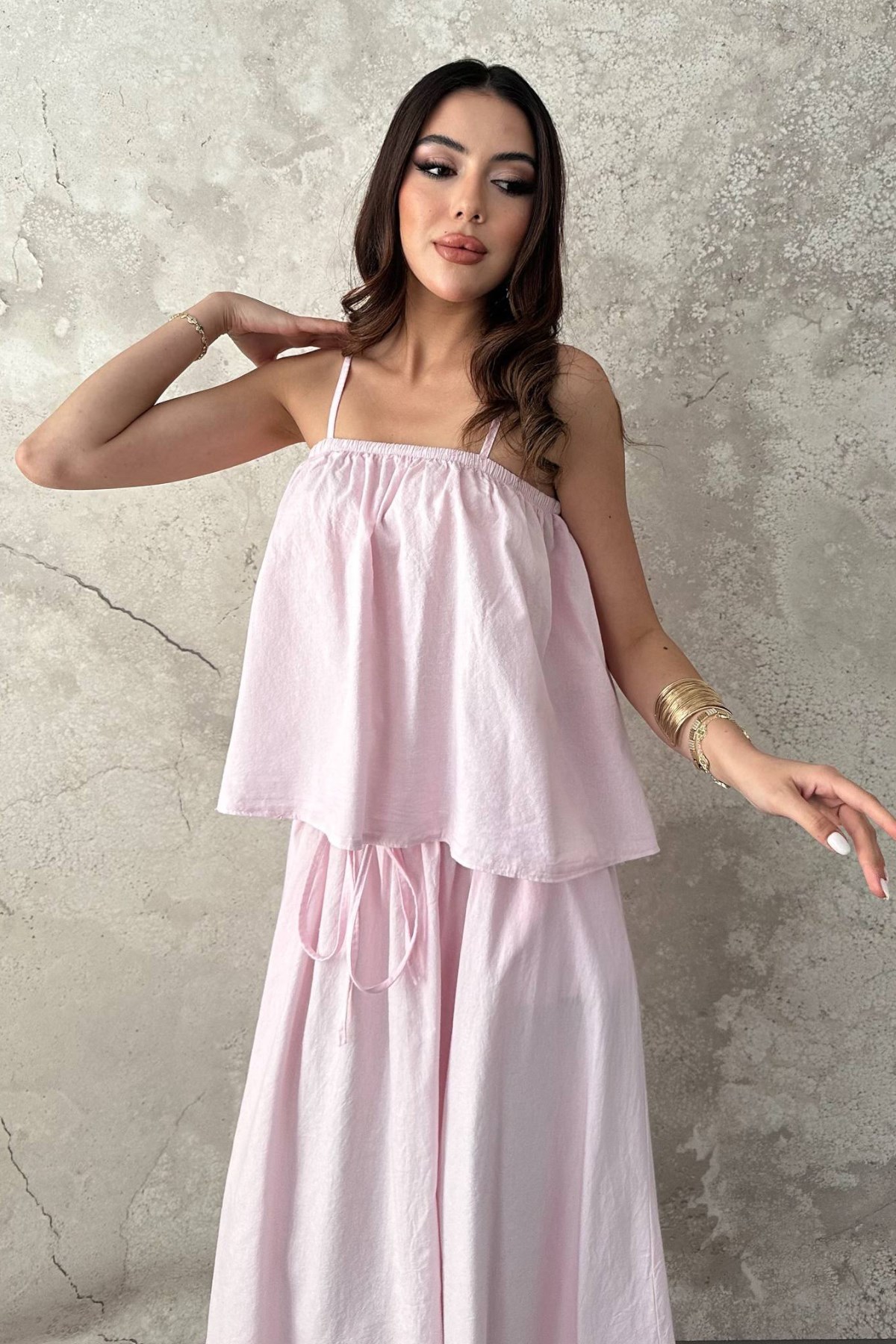 Pembe Volanlı Bluz Ve Etek Takım 3