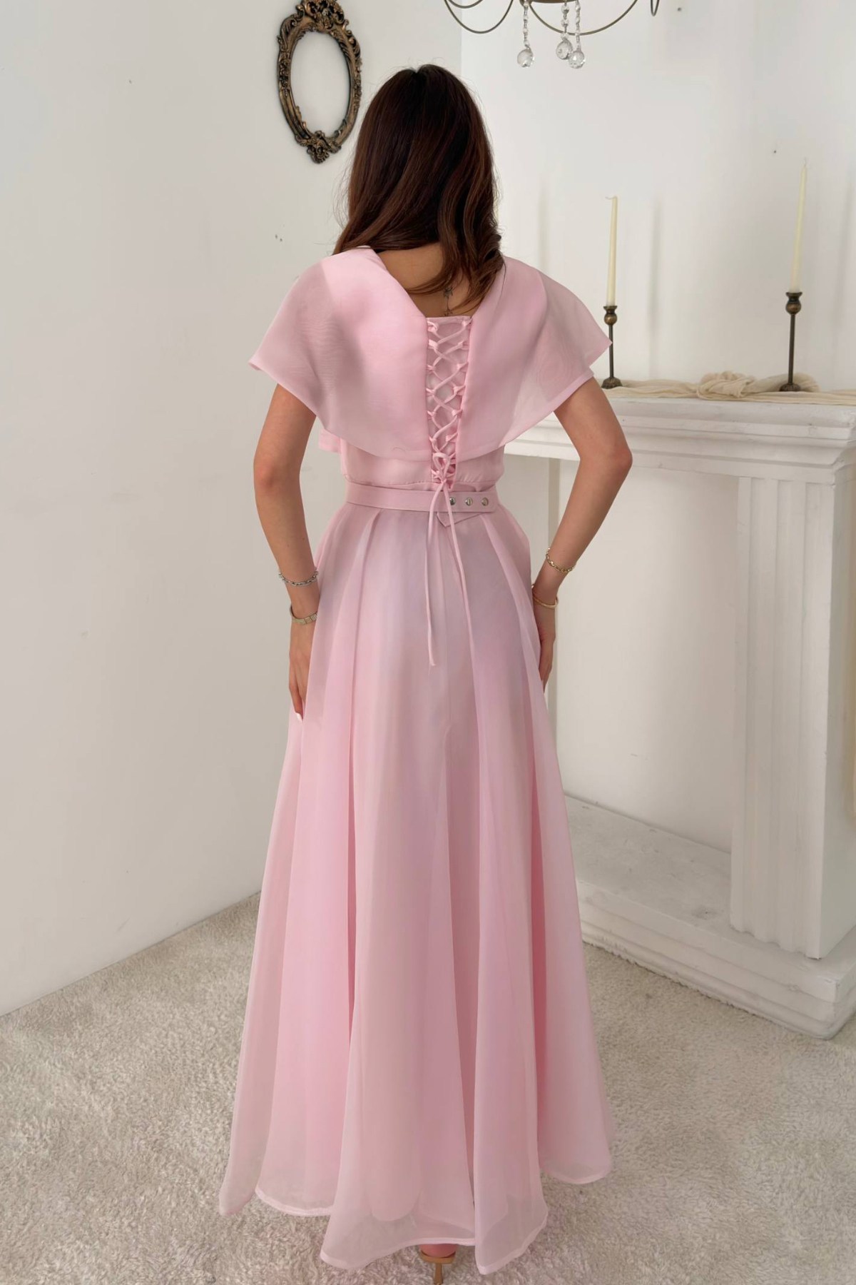 Pembe Pelerin Detaylı Organze Elbise 6