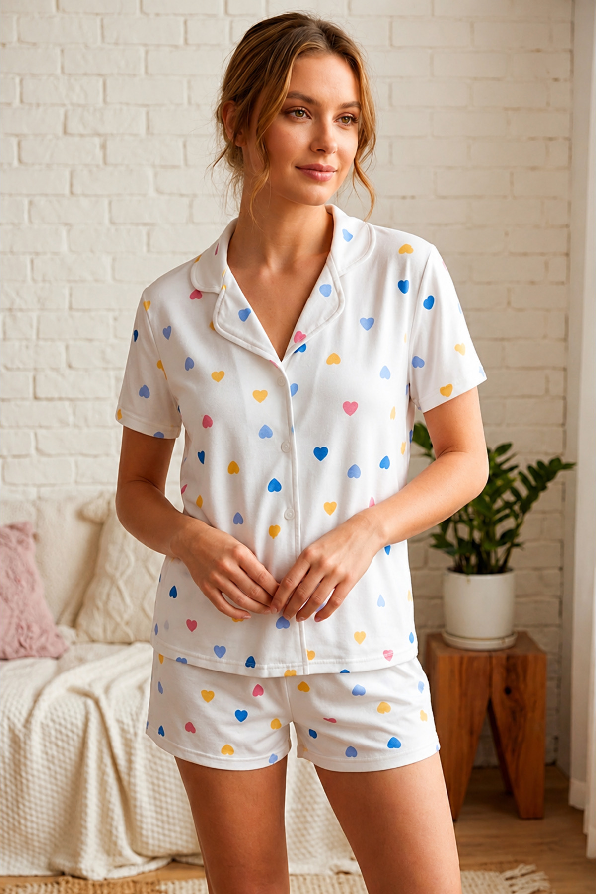 Renkli Kalp Desenli Düğmeli Şortlu Pijama Takımı 4610 -Kırık Beyaz 3