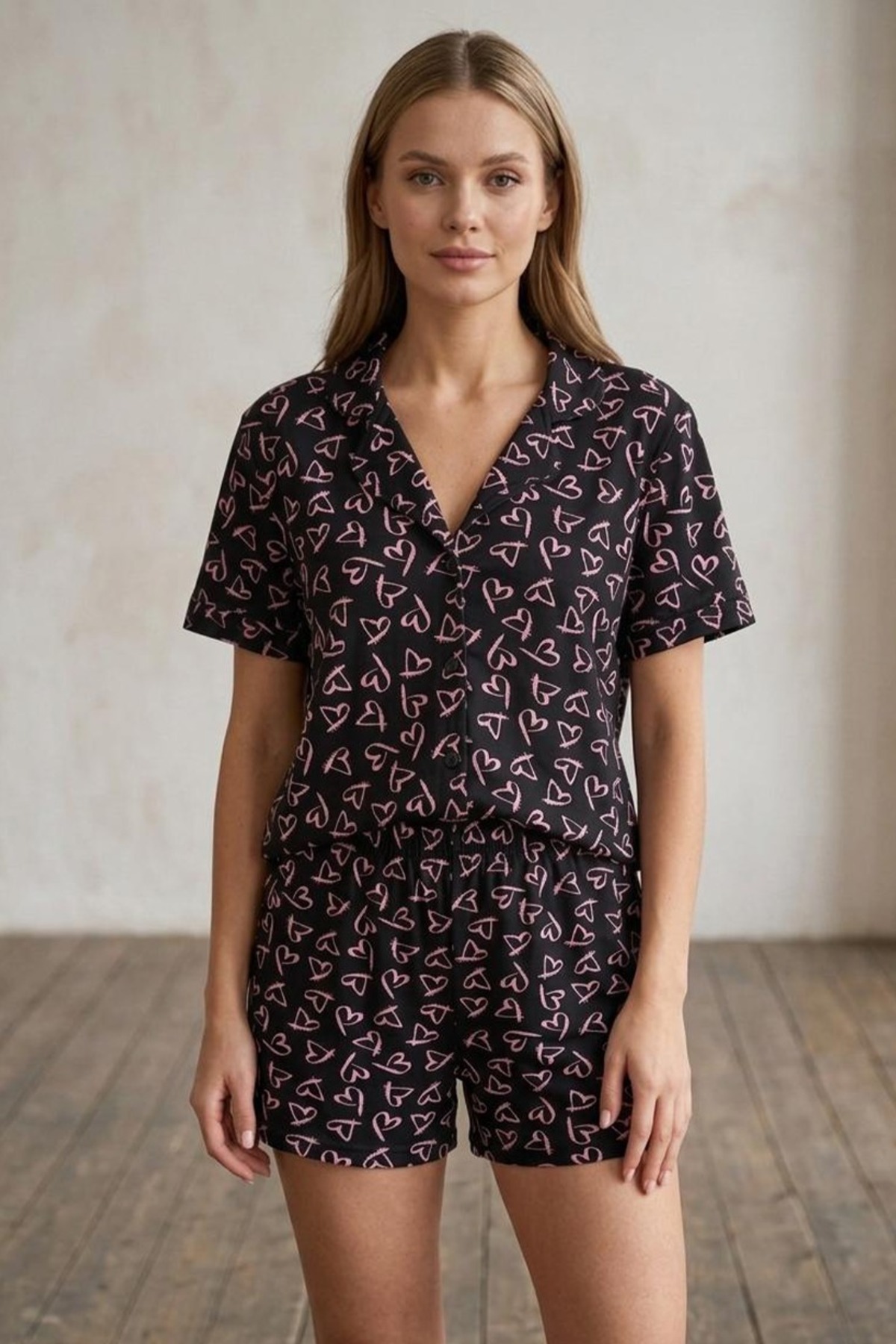 Pembe Kalp Desenli Düğmeli Şortlu Pijama Takımı 4608 -Siyah 3