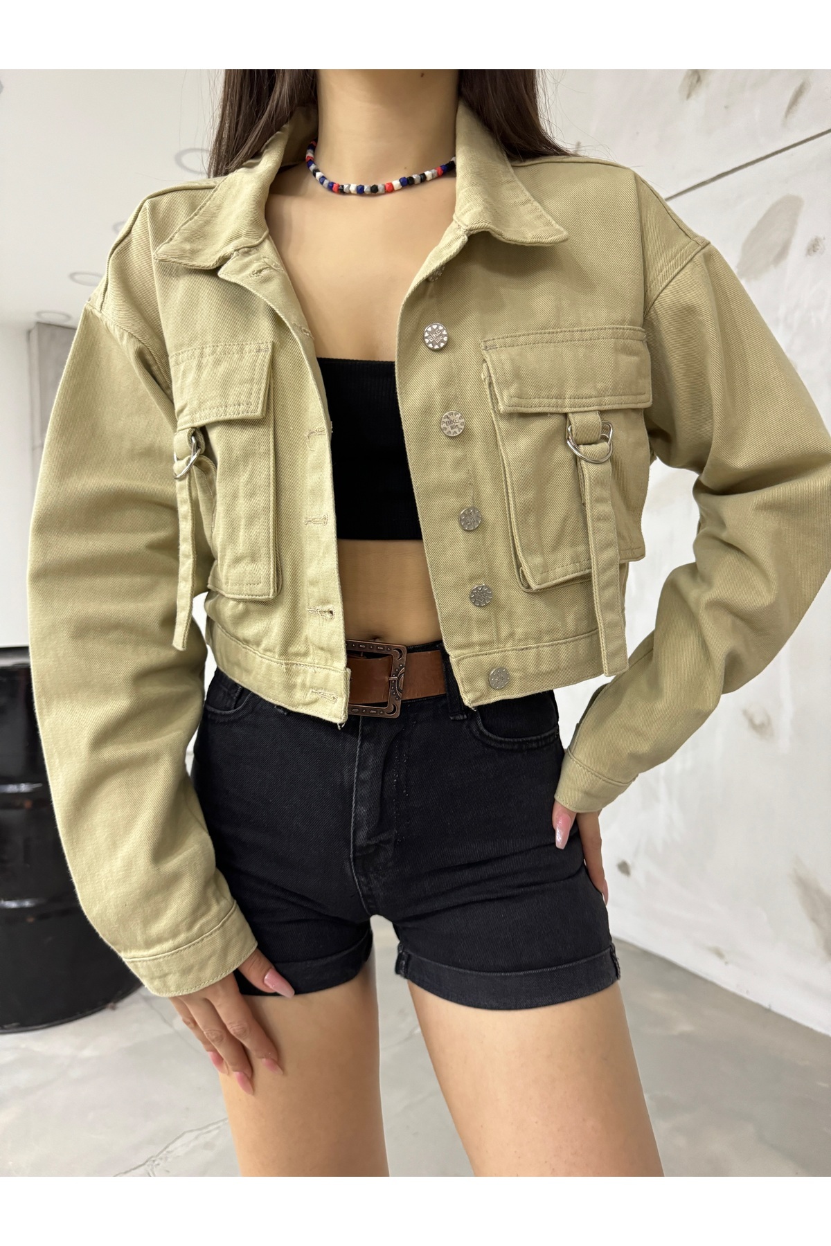 Kadın Cep Detaylı Oversize Crop Denim Ceket BEJ 3