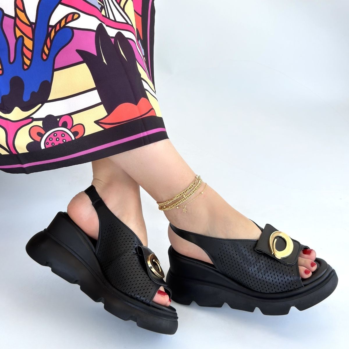 Gwon Siyah Cilt Dolgu Topuk Sandalet 4