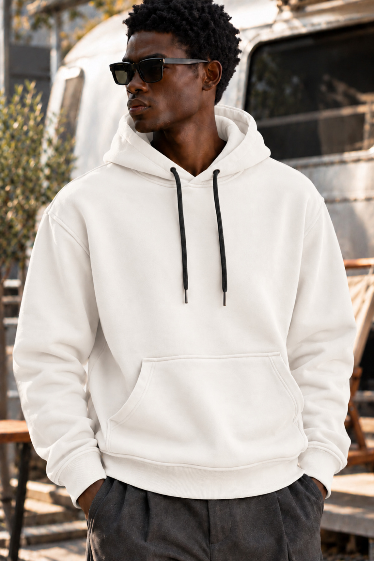 Erkek Beyaz Kapüşonlu Sweatshirt 3