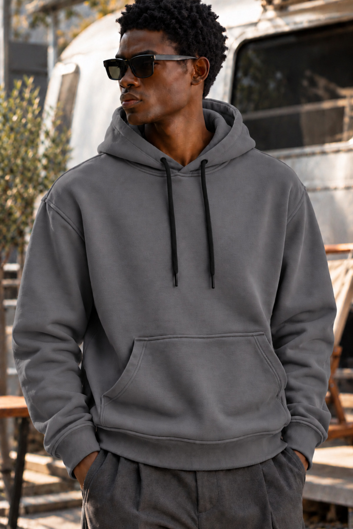 Erkek Koyu Gri Kapüşonlu Sweatshirt 3