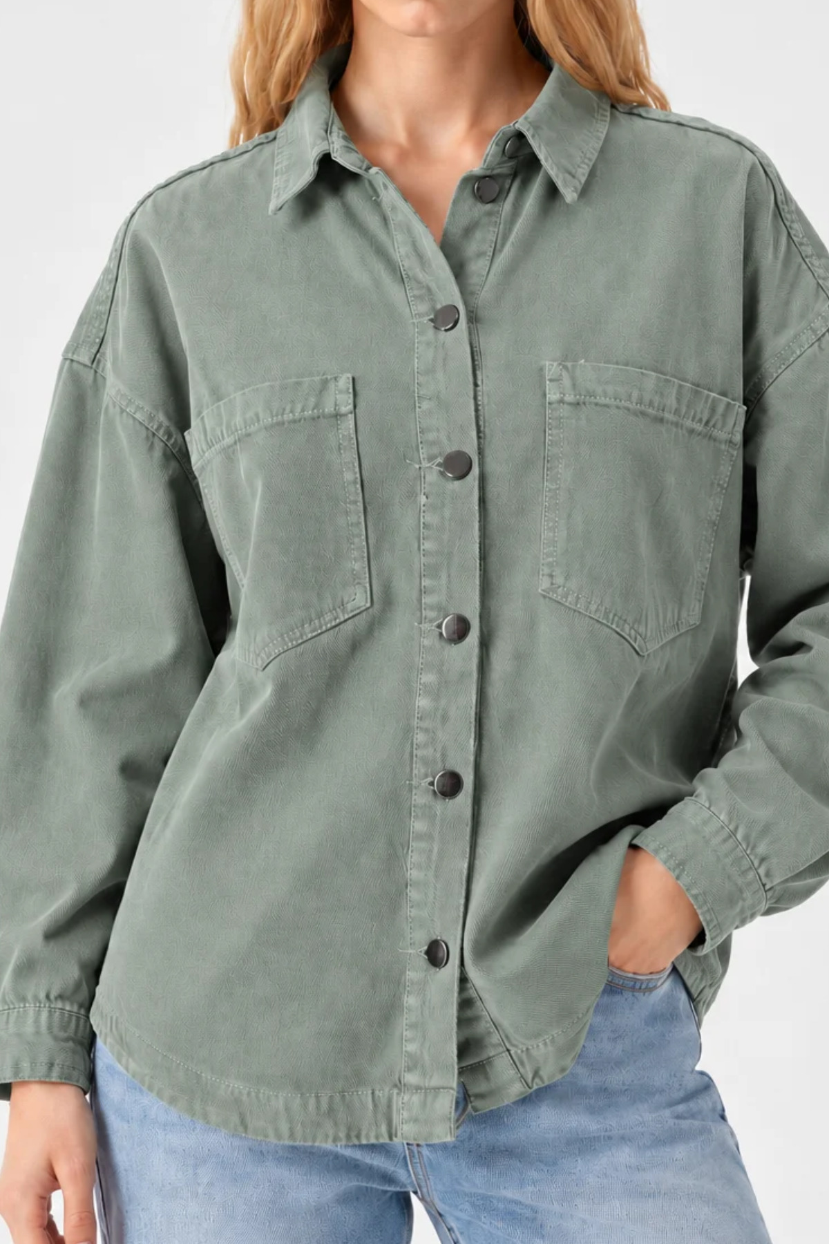 Kadın Cepli Oversize Haki Gömlek Ceket 6