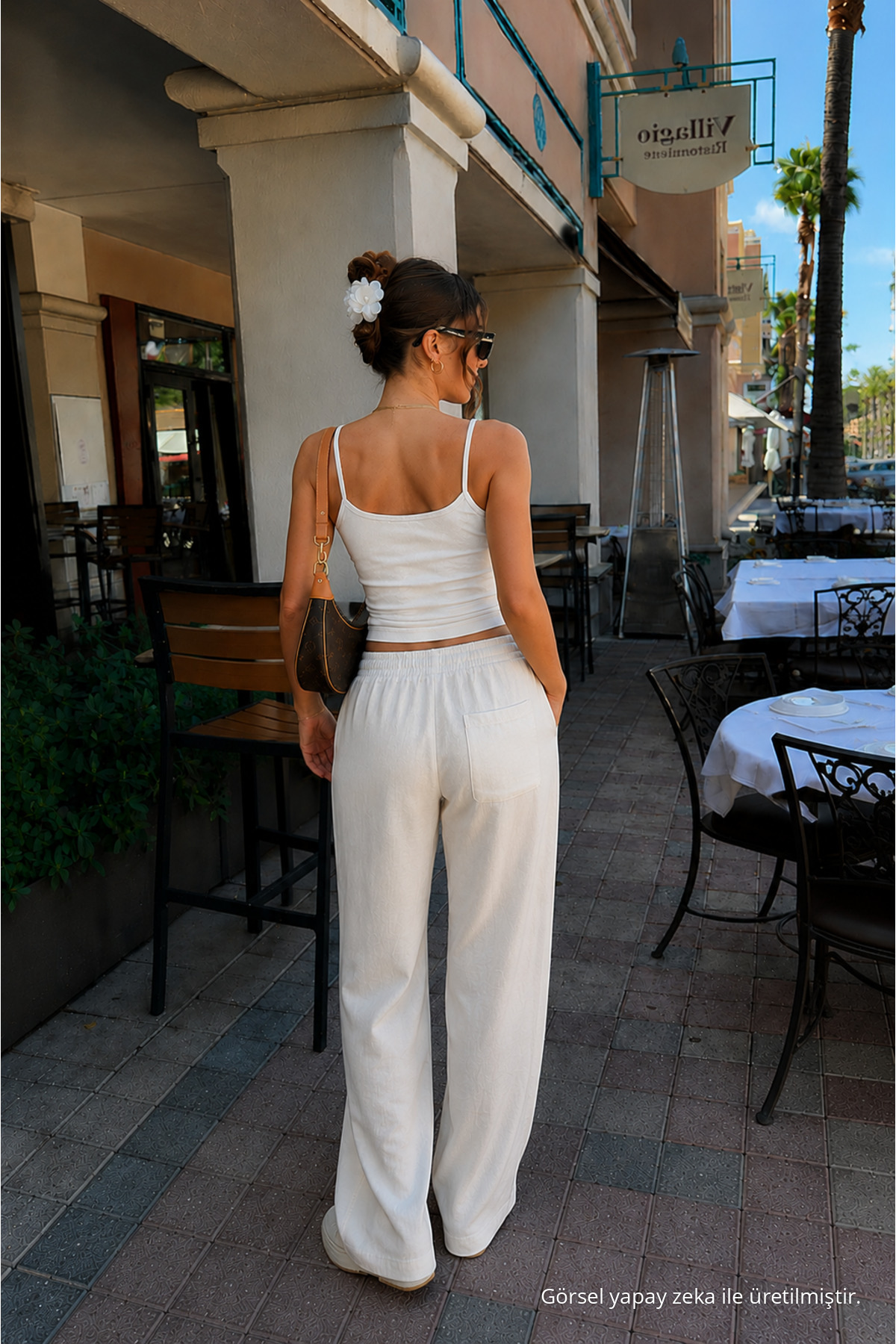 Kadın Basic İnce Askılı Dar Beyaz Crop Bluz 4