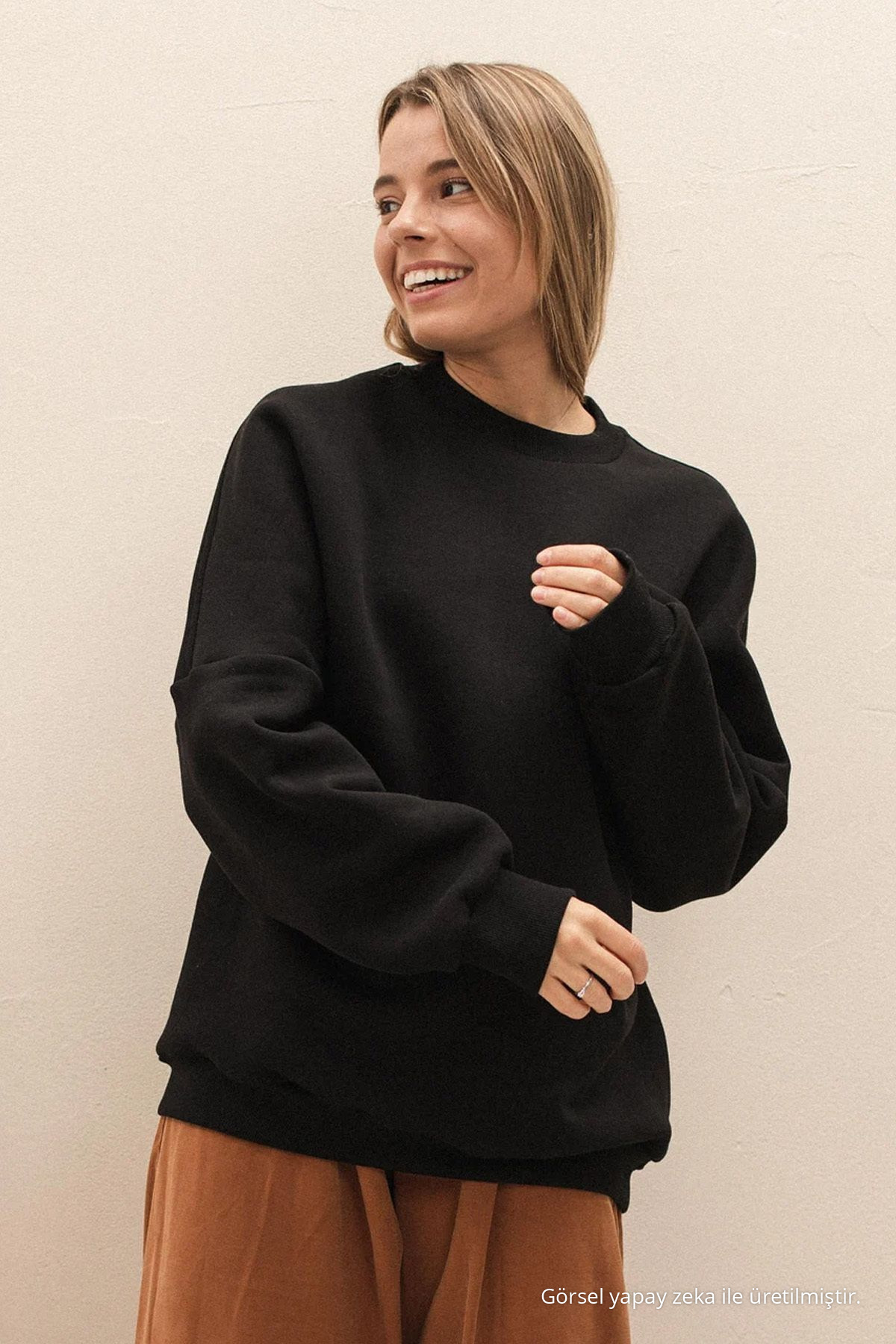 Kadın Bisiklet Yaka Oversize Siyah Sweat 4