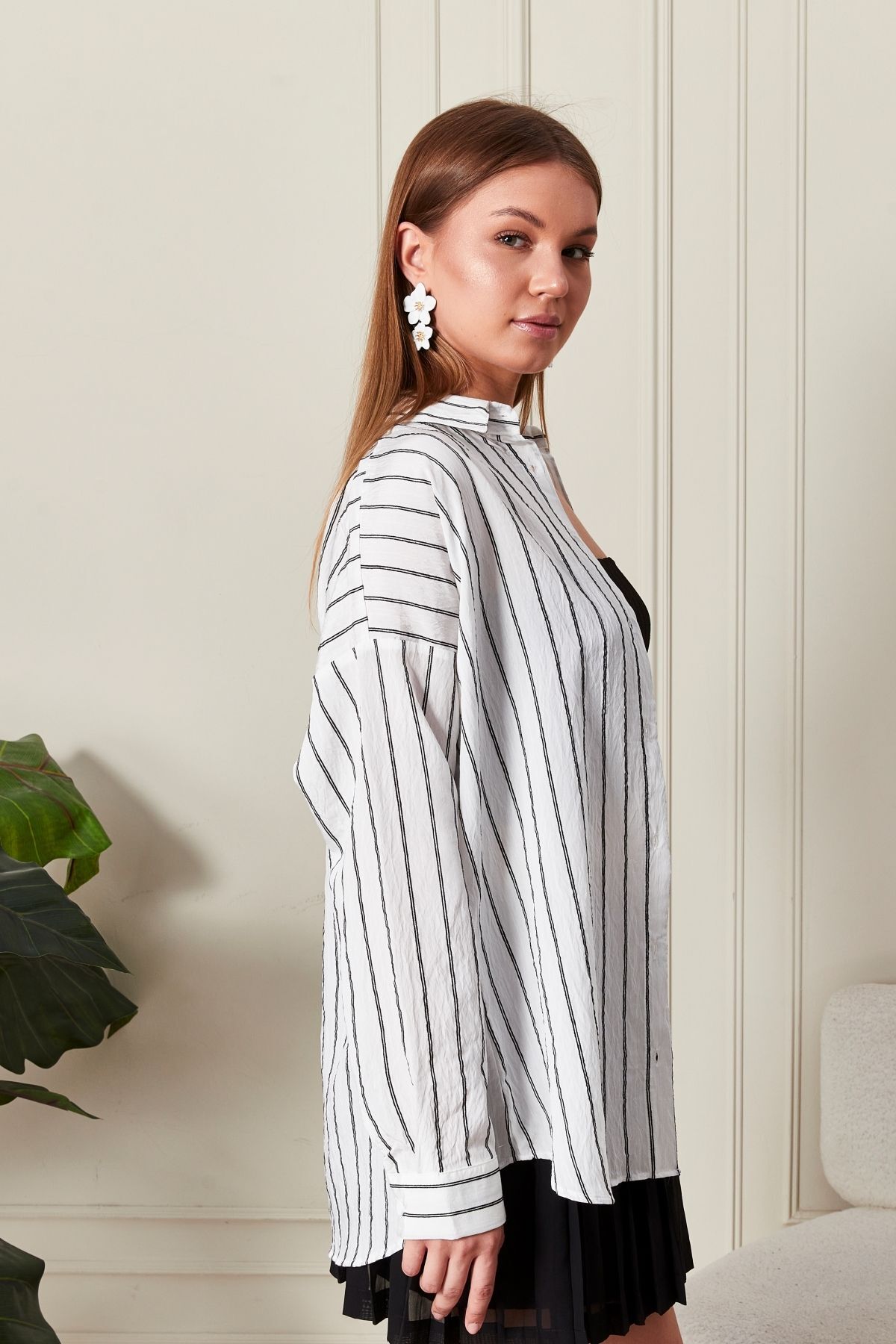 Beyaz Çizgili Over Fit Her Mevsime Uygun Kadın Gömlek 6