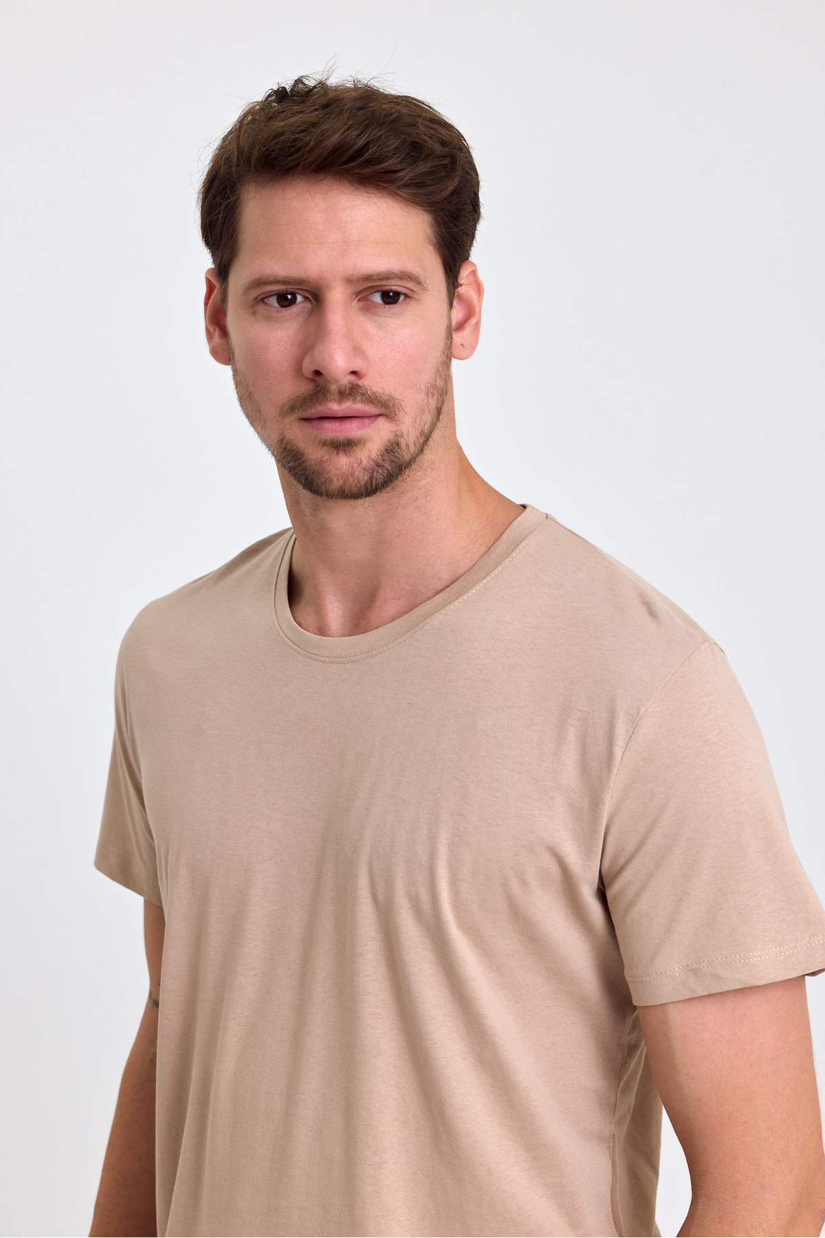 Erkek Bej %100 Pamuk Slim Fit Bisiklet Yaka Basic Tişört 8