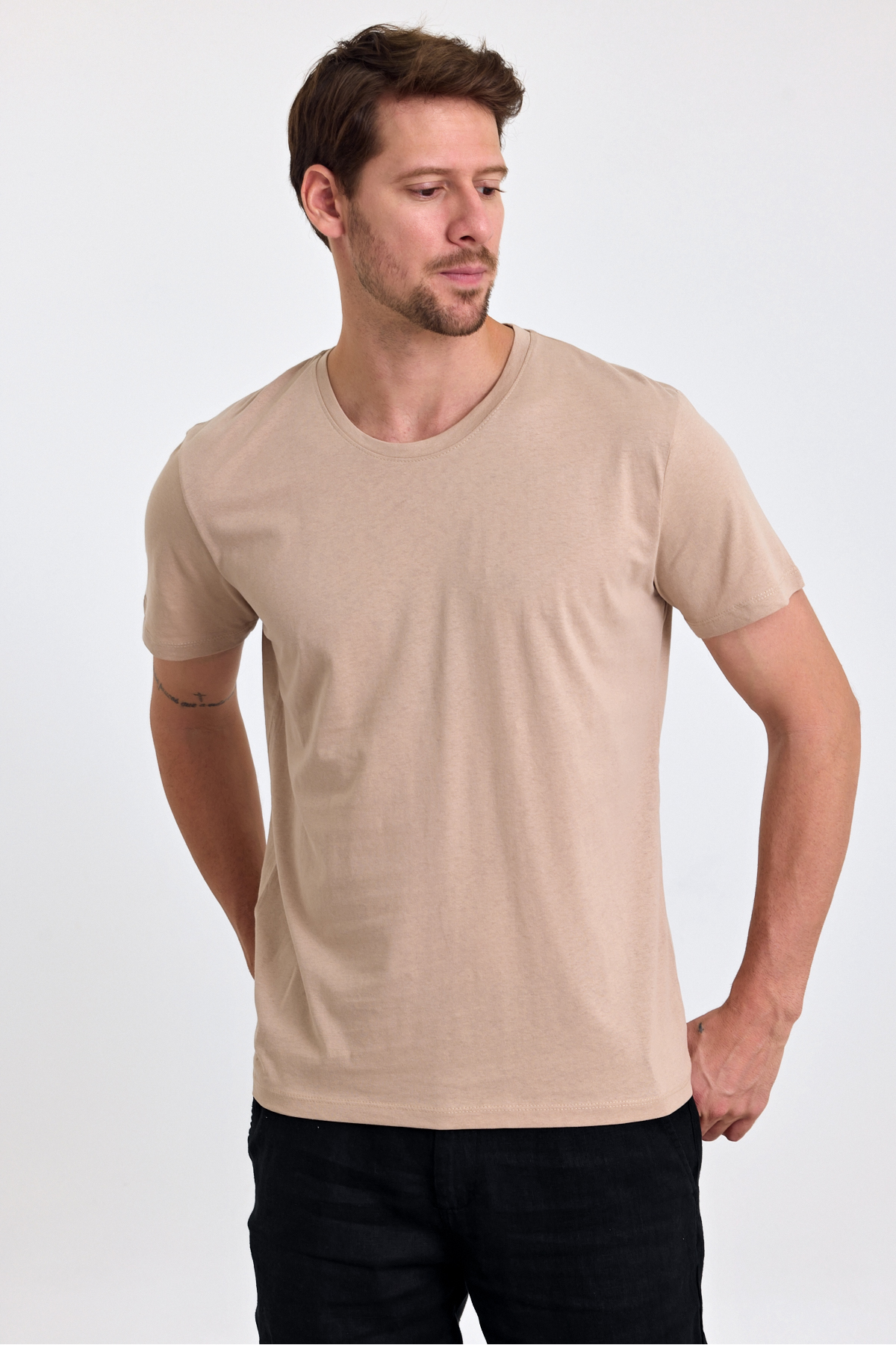 Erkek Bej %100 Pamuk Slim Fit Bisiklet Yaka Basic Tişört 6