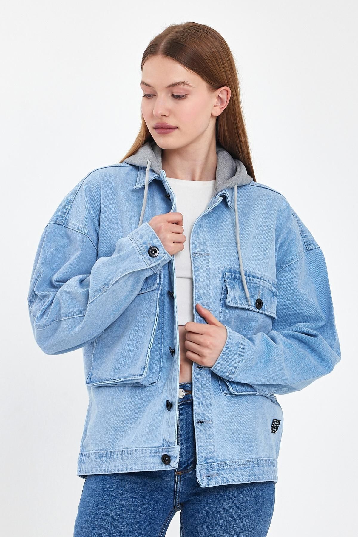 Kadın Jeanmove Oversize Pamuklu Rahat Kapşonlu Kot Ceket 4