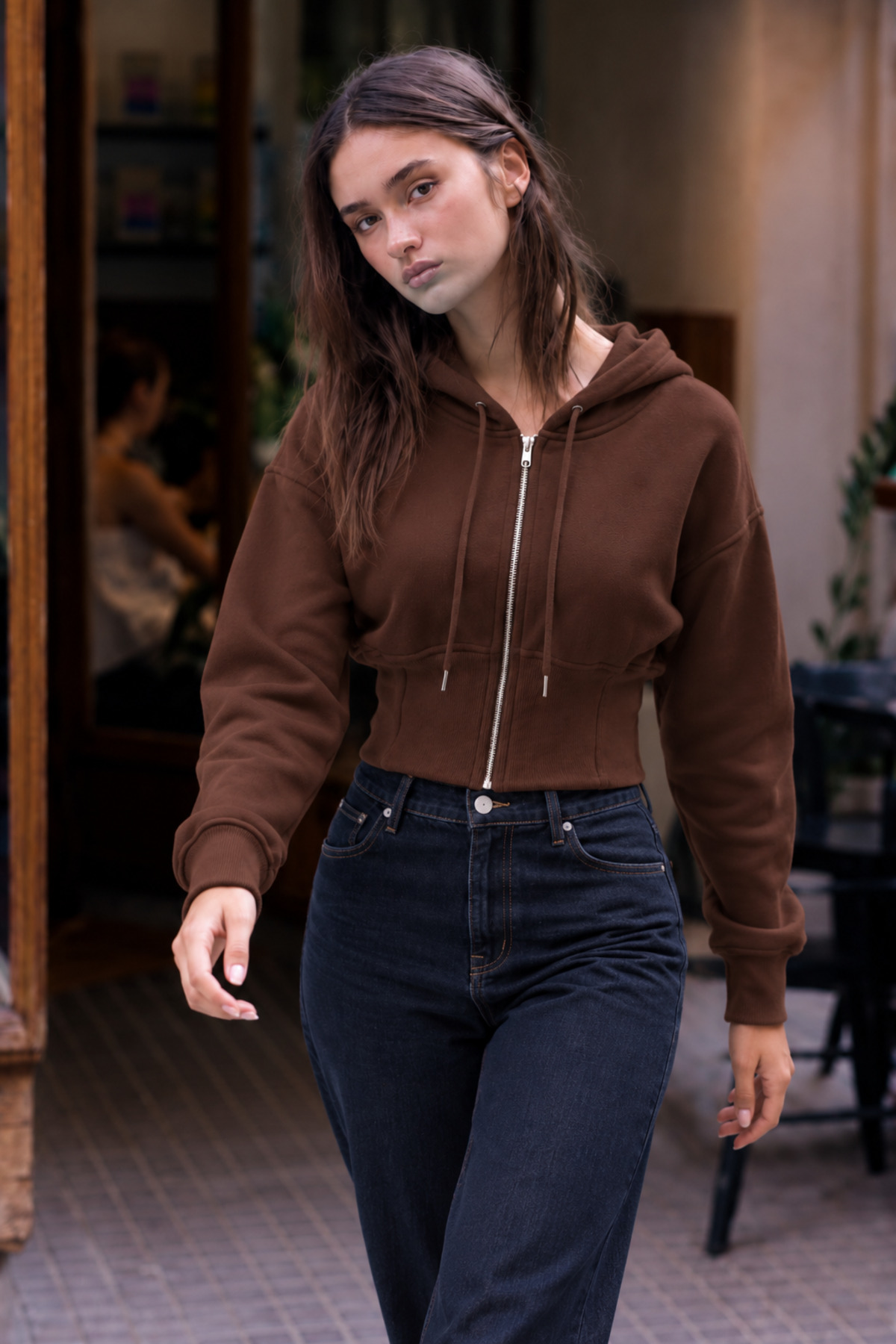 Kadın Fermuarlı Kapüşonlu Detaylı Kahve Crop Sweat 4