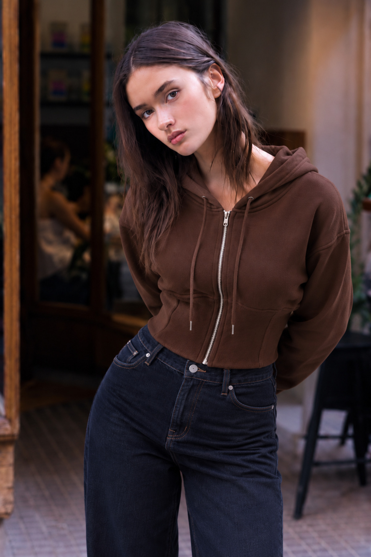 Kadın Fermuarlı Kapüşonlu Detaylı Kahve Crop Sweat 3