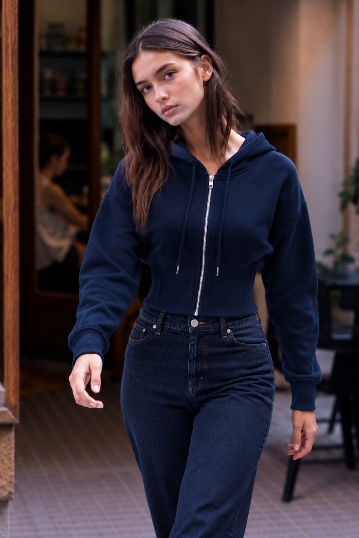 Kadın Fermuarlı Kapüşonlu Detaylı Lacivert Crop Sweat 4