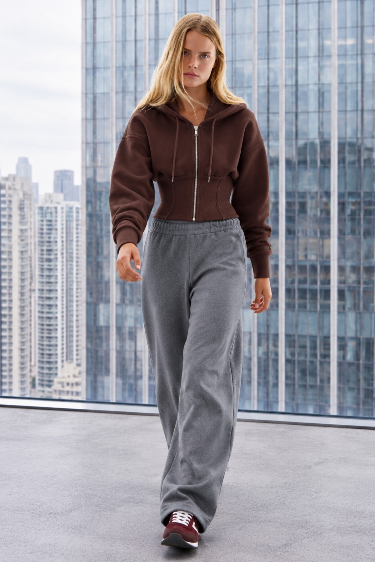 Kadın Kapüşonlu Fermuarlı Modern Kesim Kahve Sweatshirt 3
