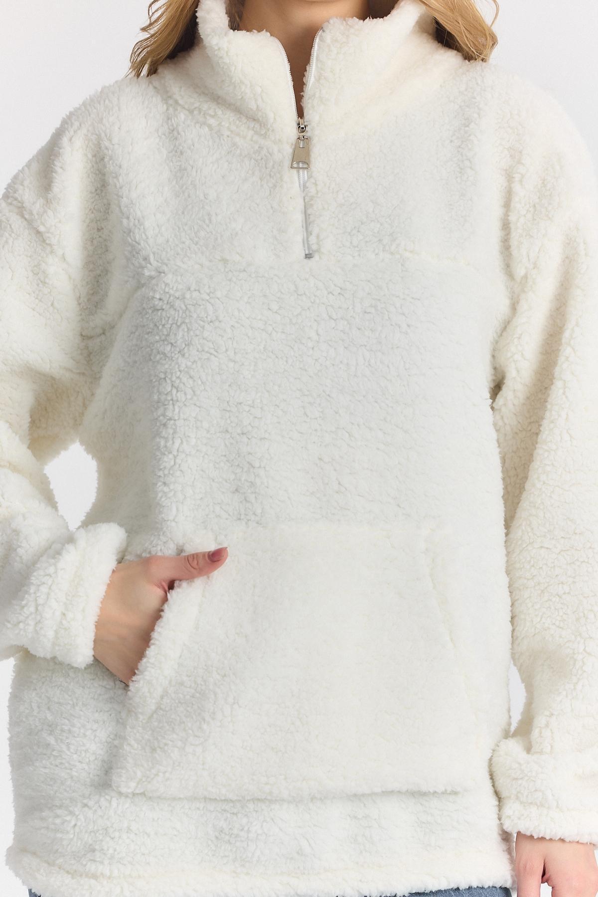 Kadın Oversize Yarım Fermuarlı Beyaz Sweatshirt 3