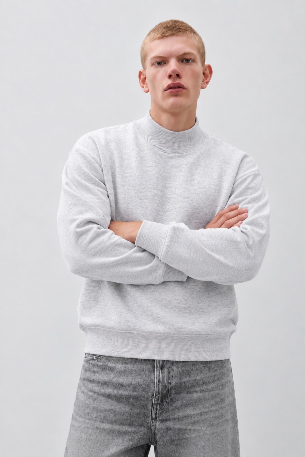 Erkek Oversize Dik Yaka Basic Açık Gri Kazak 5