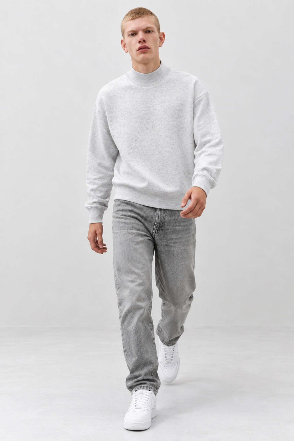 Erkek Oversize Dik Yaka Basic Açık Gri Kazak 3