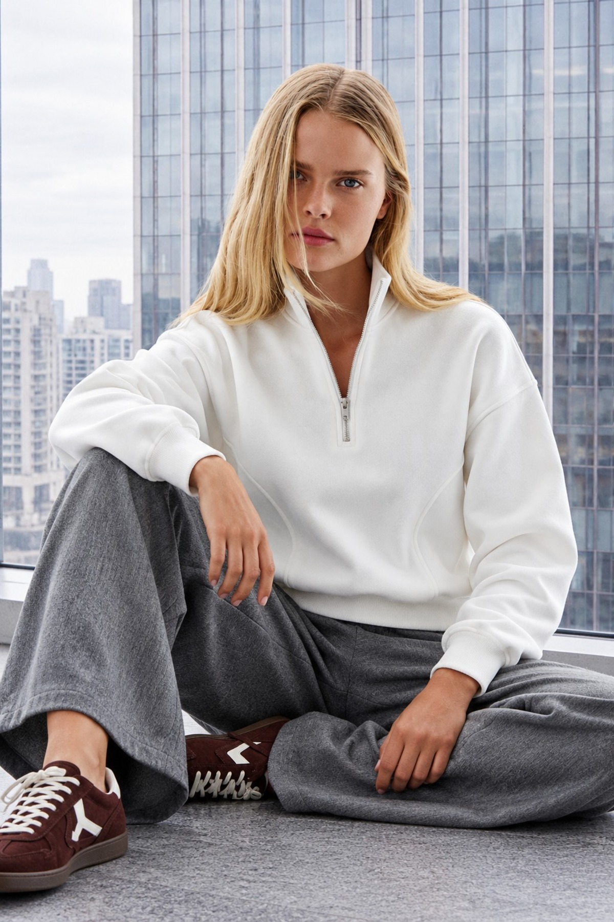 Kadın Uzun Kollu Fermuarlı Basic Beyaz Sweatshirt 3