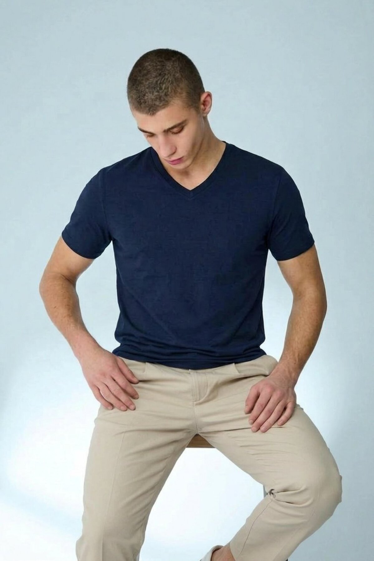Erkek Straight Fit Lacivert V Yaka Tişört 4