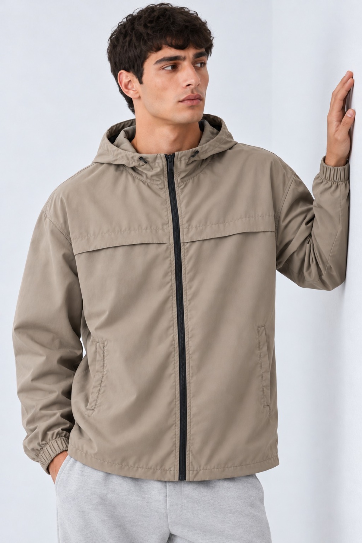 Erkek Kapüşonlu Basic Comfort Fit Yağmurluk Bej 3