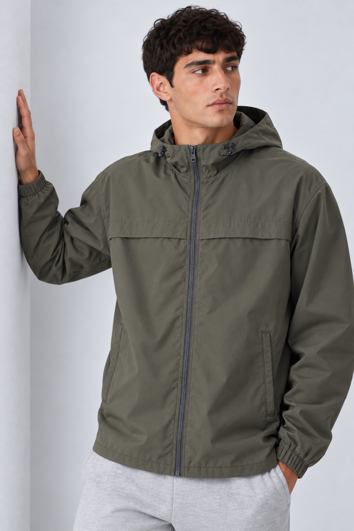 Erkek Kapüşonlu Basic Comfort Fit Yağmurluk Haki 3