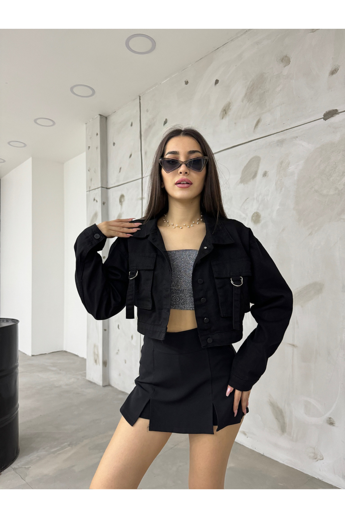 Kadın Cep Detaylı Oversize Crop Denim Ceket Siyah 6