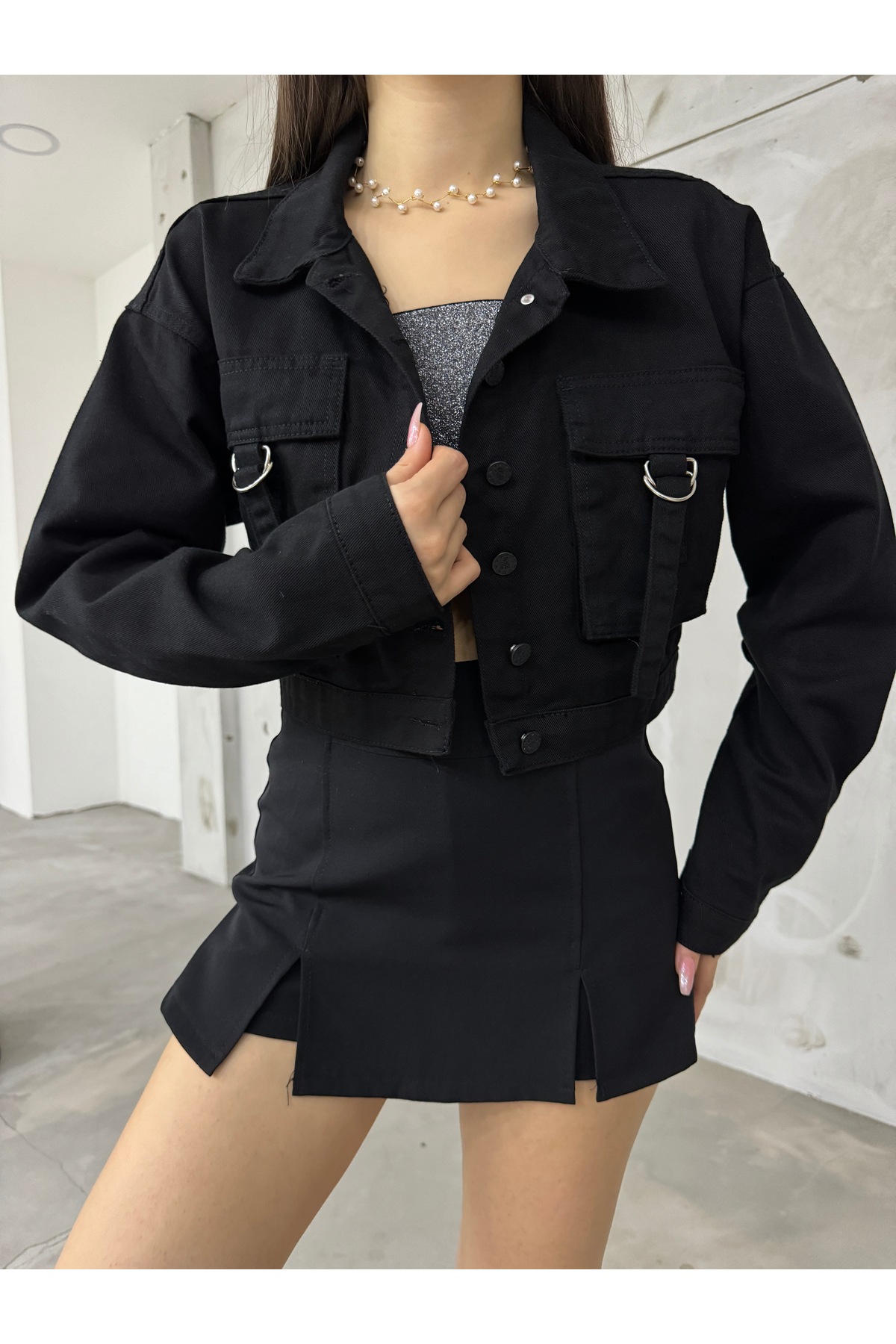 Kadın Cep Detaylı Oversize Crop Denim Ceket Siyah 3