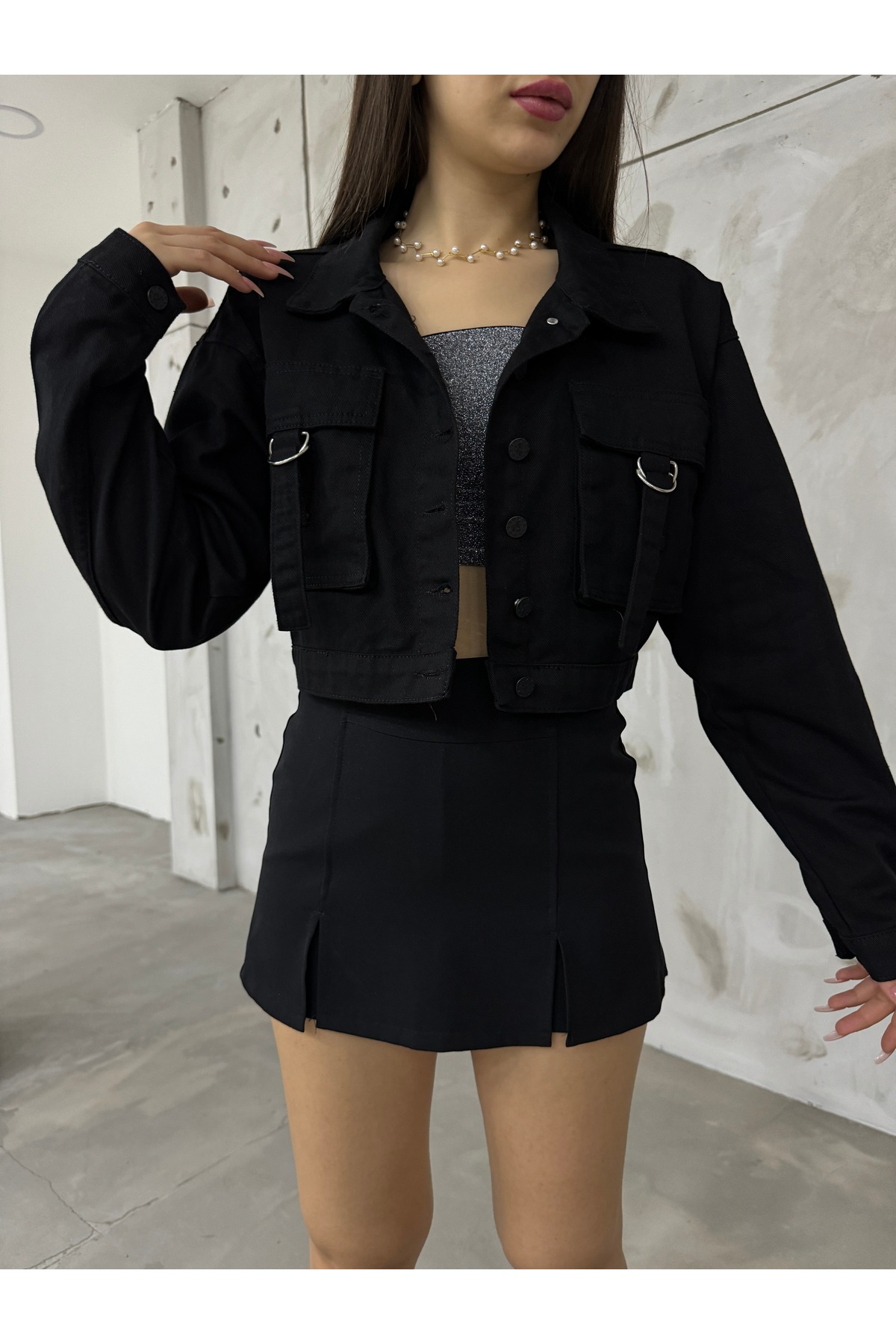 Kadın Cep Detaylı Oversize Crop Denim Ceket Siyah 5