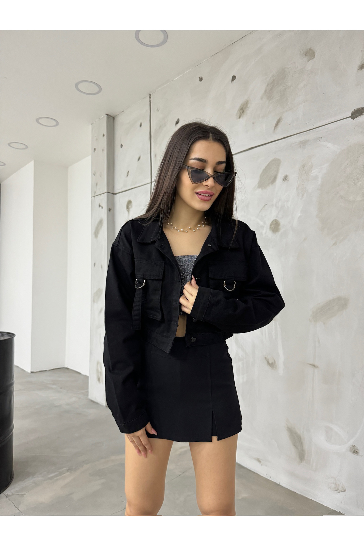 Kadın Cep Detaylı Oversize Crop Denim Ceket Siyah 7