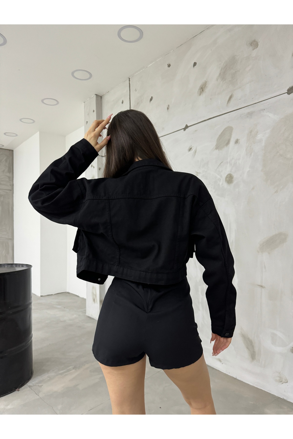 Kadın Cep Detaylı Oversize Crop Denim Ceket Siyah 4