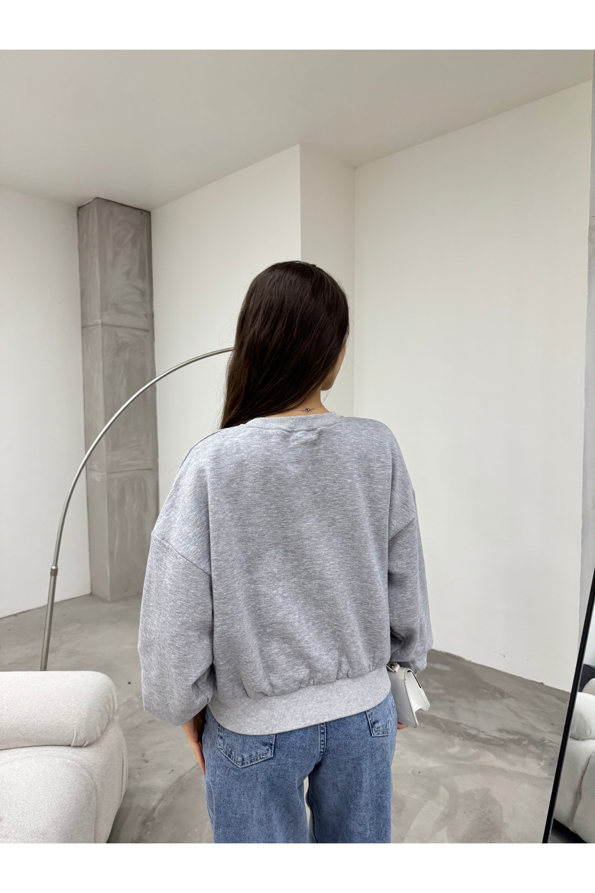 Kadın Gri Oversize Crop Sweatshirt 4