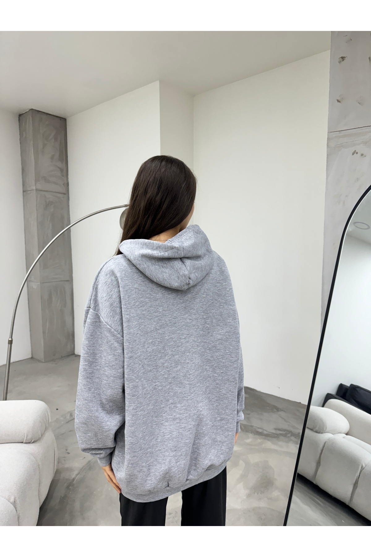 Kadın Gri Oversize Şardonlu Üç İplik Kapüşonlu Sweatshirt 4