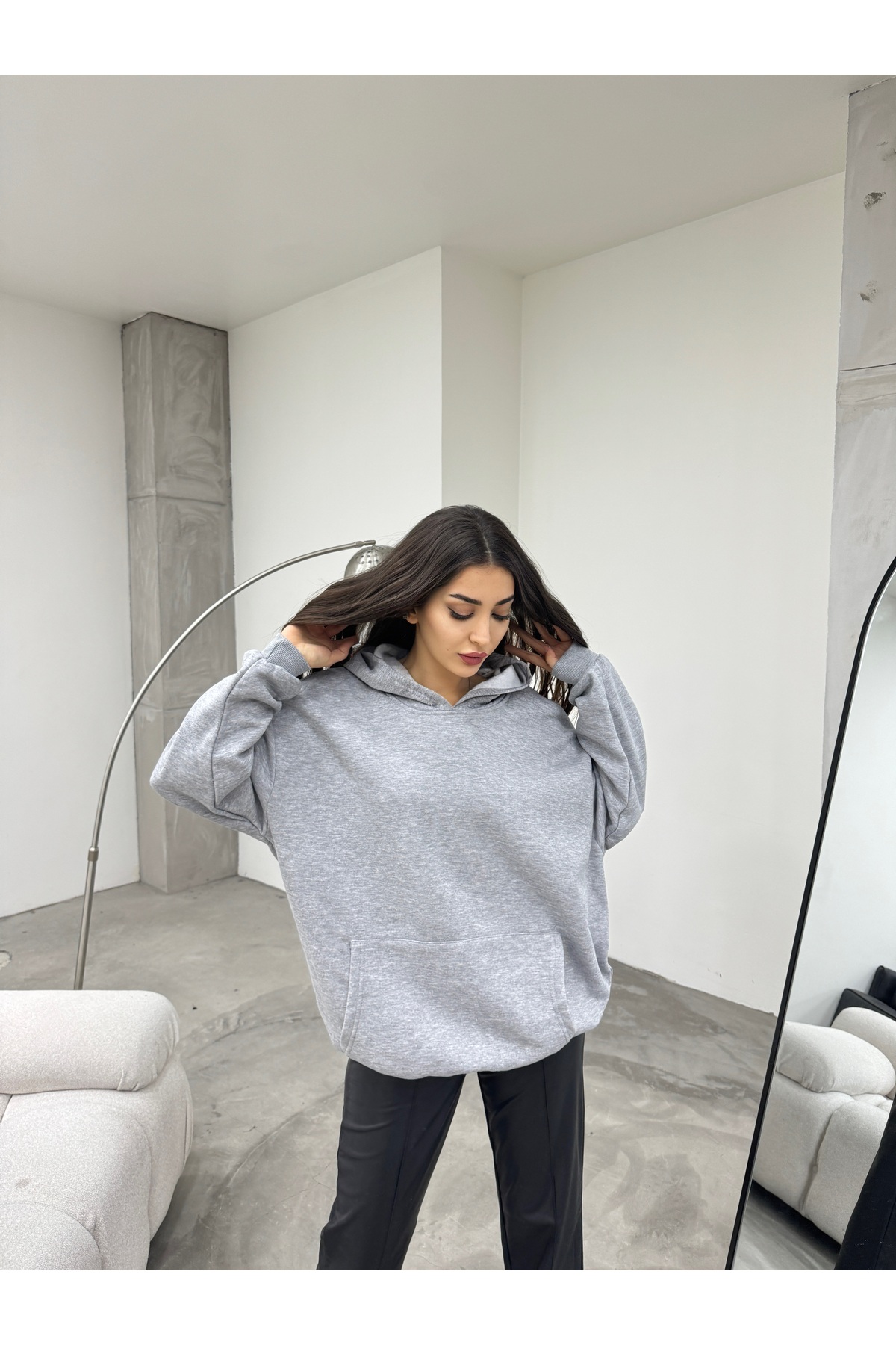 Kadın Gri Oversize Şardonlu Üç İplik Kapüşonlu Sweatshirt 5