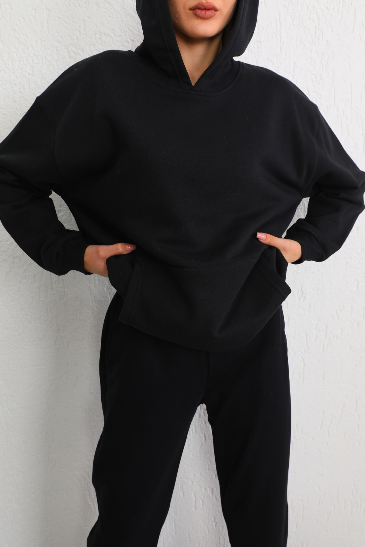 Kadın Siyah Oversize Şardonlu Üç İplik Kapüşonlu Sweatshirt 4