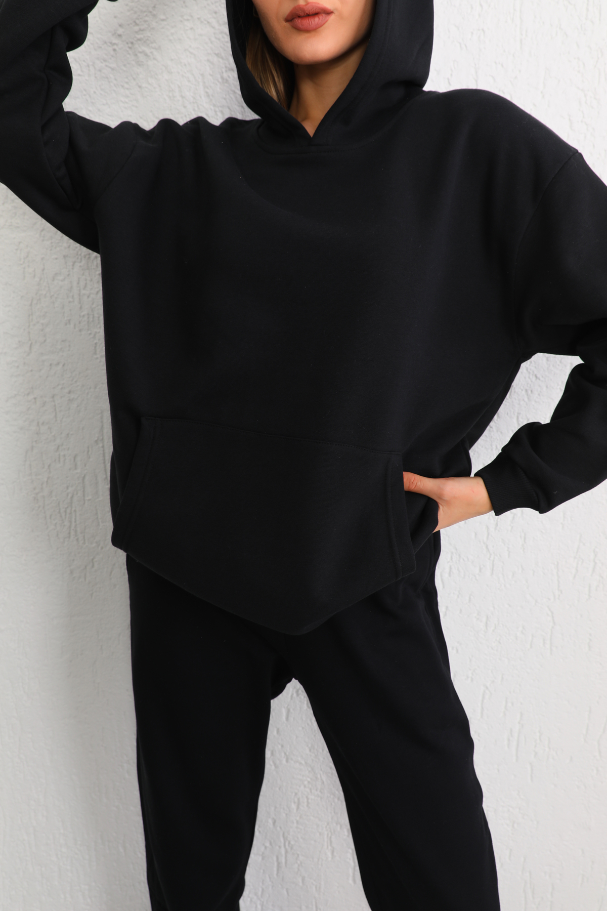 Kadın Siyah Oversize Şardonlu Üç İplik Kapüşonlu Sweatshirt 5