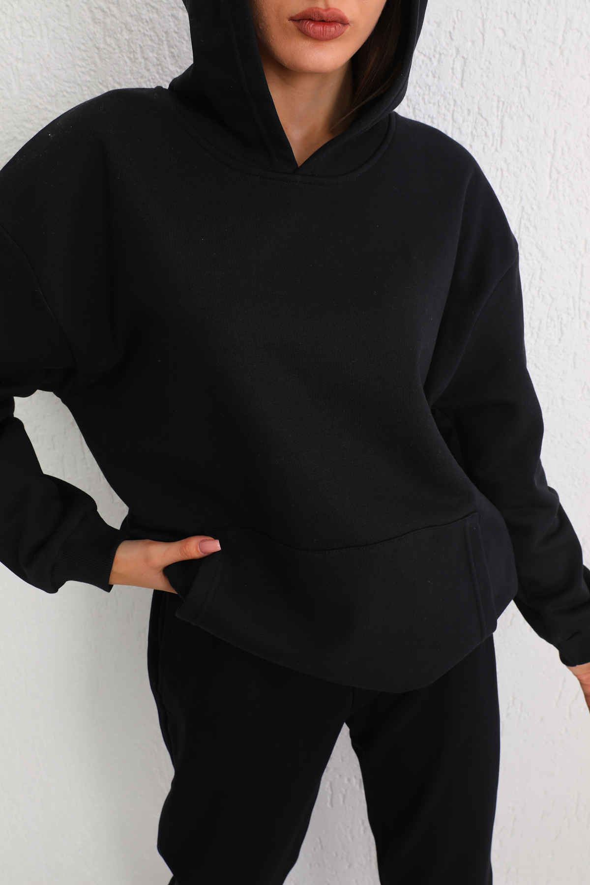 Kadın Siyah Oversize Şardonlu Üç İplik Kapüşonlu Sweatshirt 6