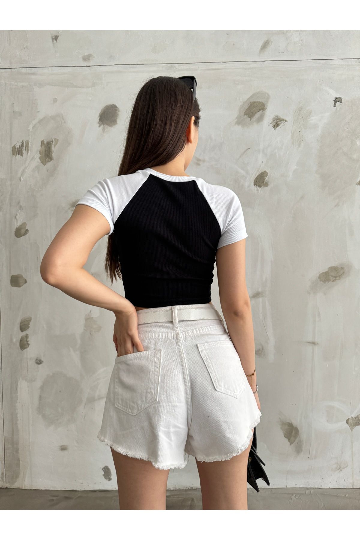 Kadın Bisiklet Yaka Fitilli T-shirt Siyah 4