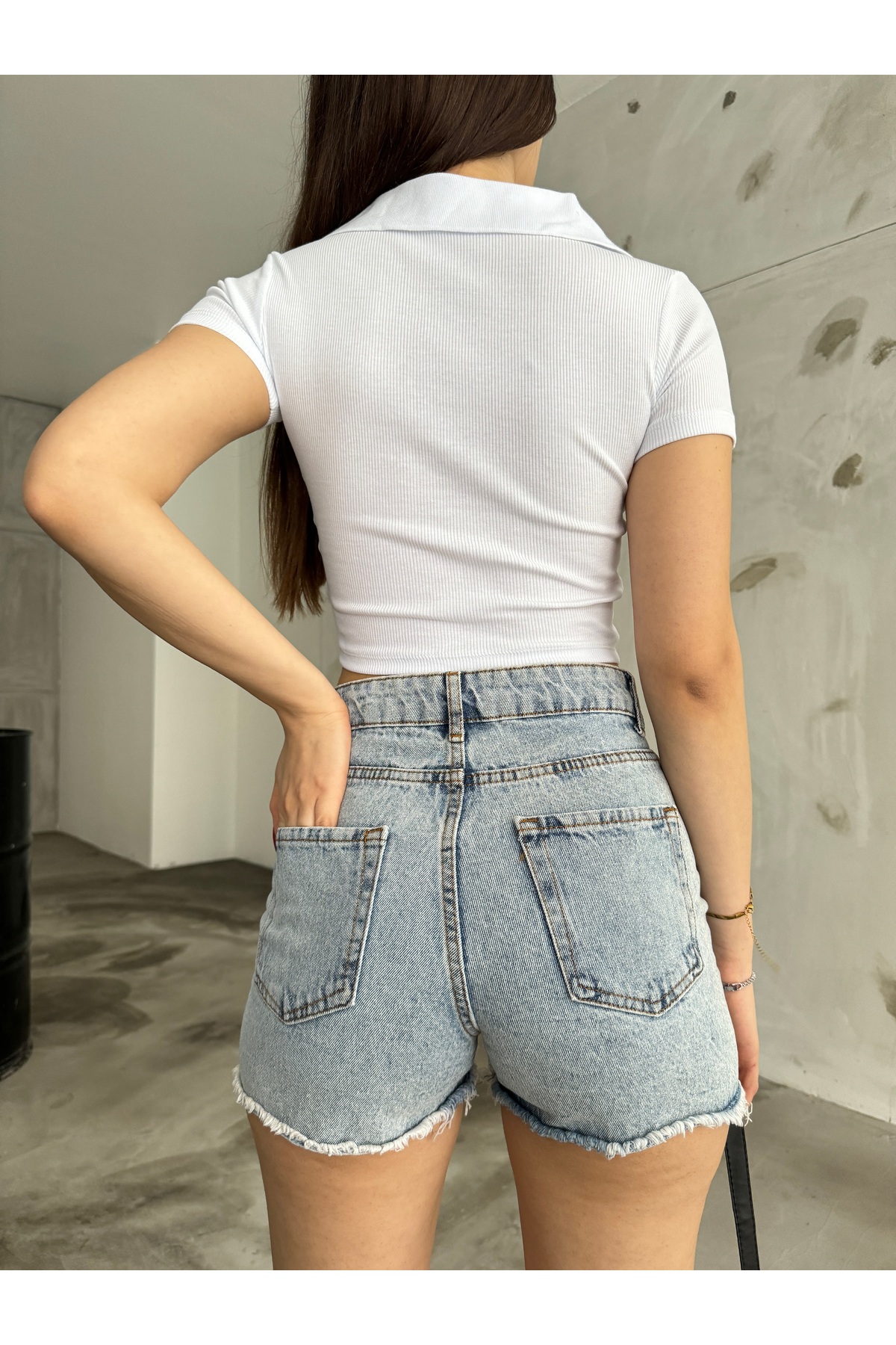 Kadın Fermuarlı Polo Yaka Fitilli  Kısa Kol Kaşkorse Crop Bluz Beyaz 3
